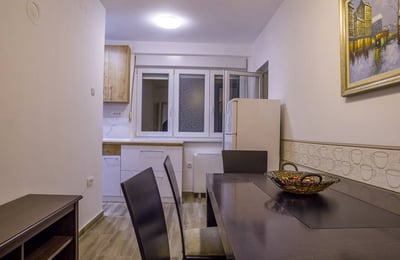Alquiler de un acogedor apartamento de 2 habitaciones, 60 m², Voždovac, Belgrado, Serbia